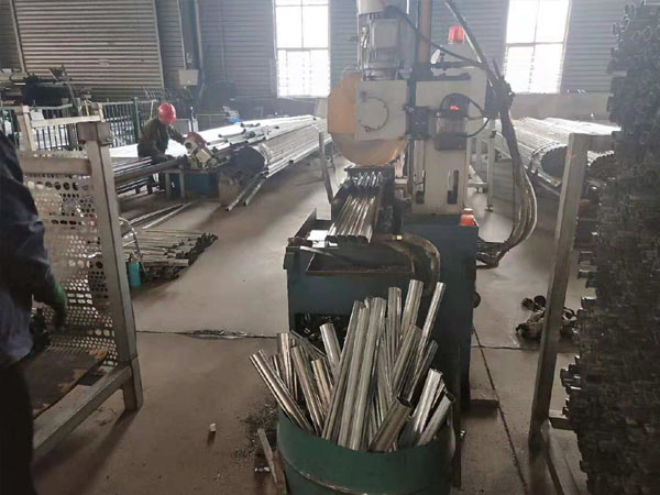 鋅鋼護(hù)欄廠區(qū)一覽-7 鋅鋼護(hù)欄廠區(qū)一覽-7