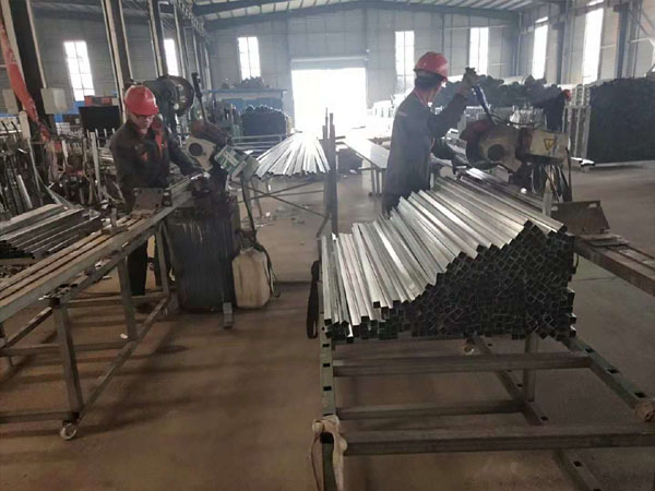 鋅鋼護(hù)欄廠區(qū)一覽-8 鋅鋼護(hù)欄廠區(qū)一覽-8