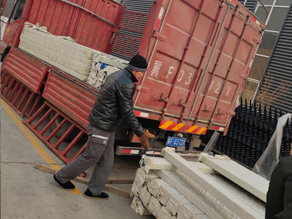 鋅鋼護(hù)欄廠區(qū)一覽-14 鋅鋼護(hù)欄廠區(qū)一覽-14